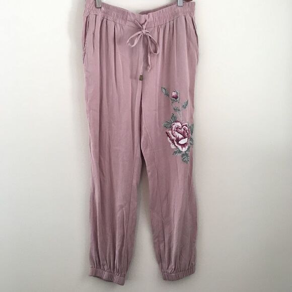 American Rag pink jogger pants with rose | Size Medium - Picture 1 of 7